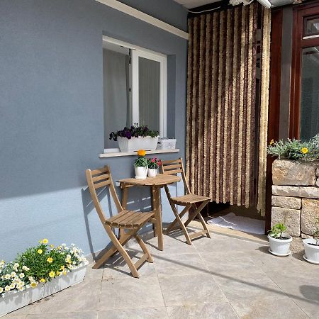 Ferienwohnung Stonehouse Vis Exterior foto