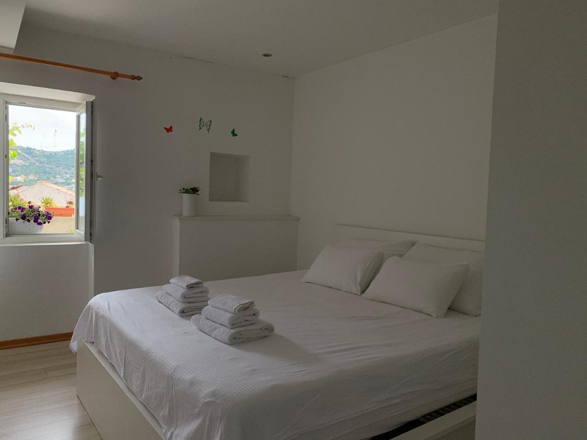 Ferienwohnung Stonehouse Vis Exterior foto